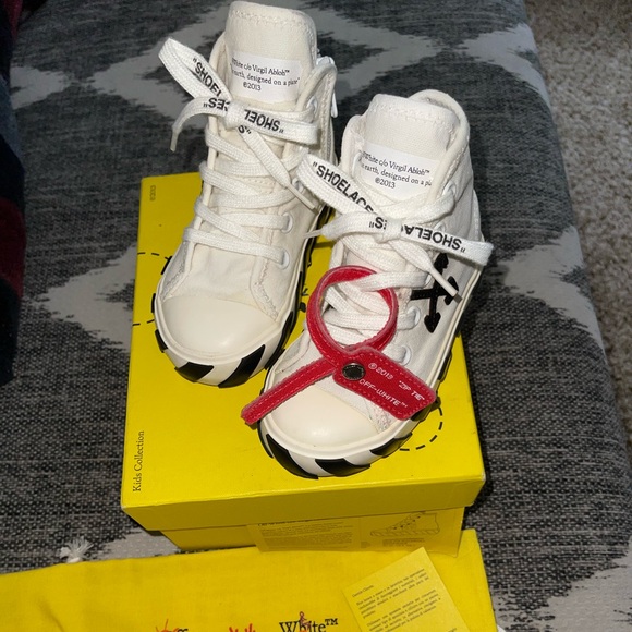 Off white size 24 toddler unisex. - Picture 5 of 6